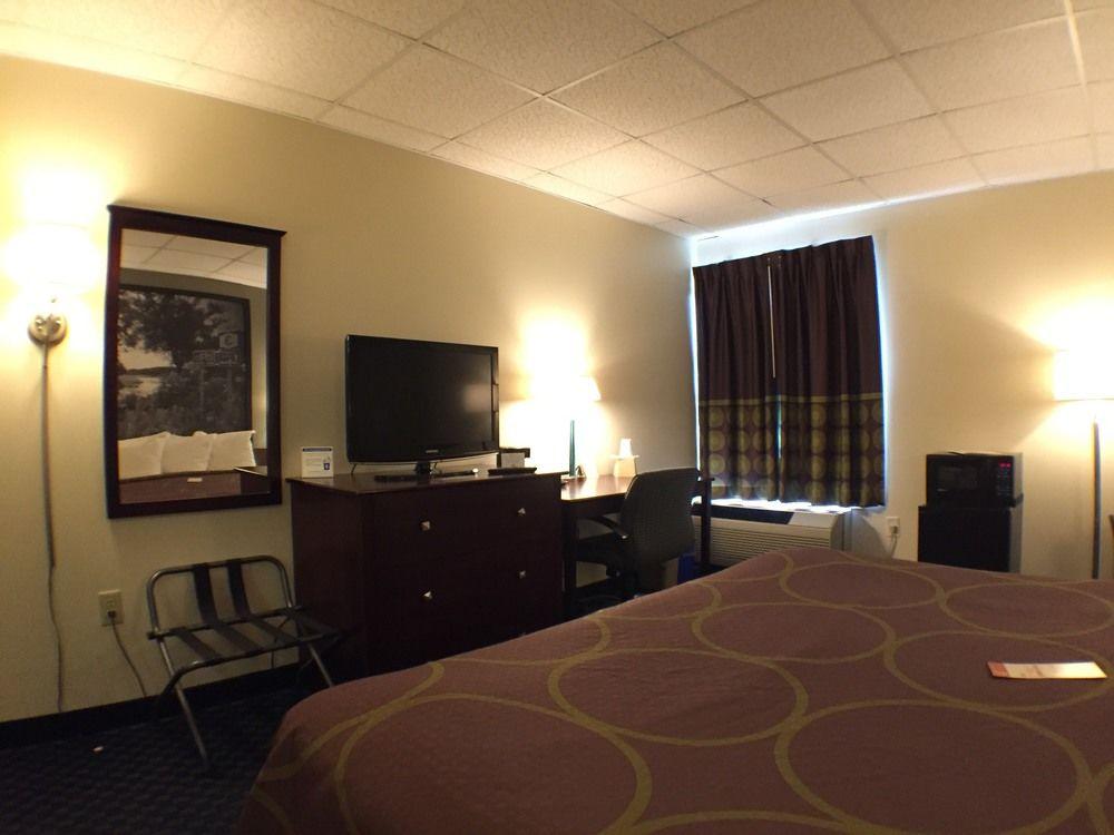 Super 8 By Wyndham Liverpool/Syracuse North Airport Екстер'єр фото