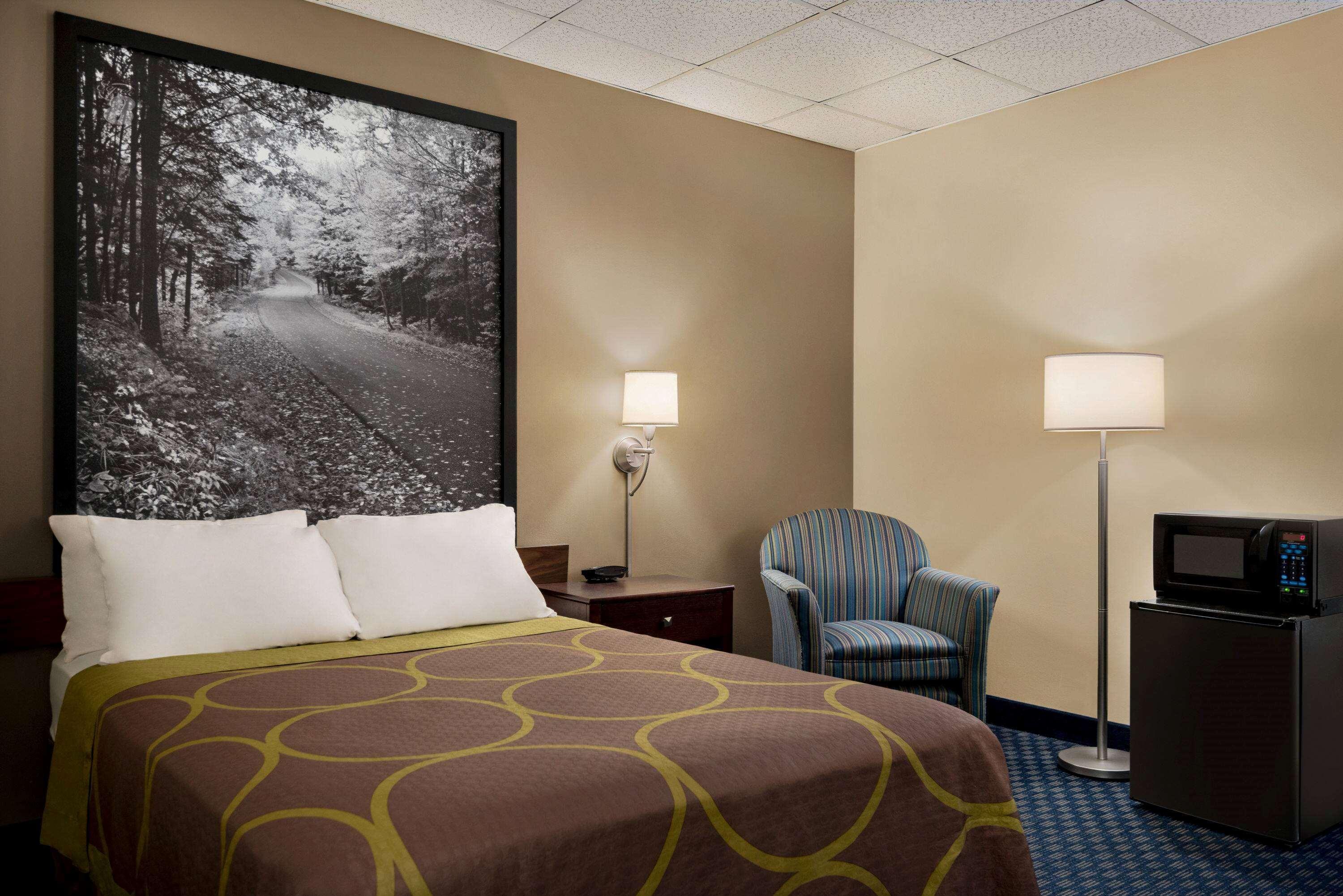 Super 8 By Wyndham Liverpool/Syracuse North Airport Екстер'єр фото