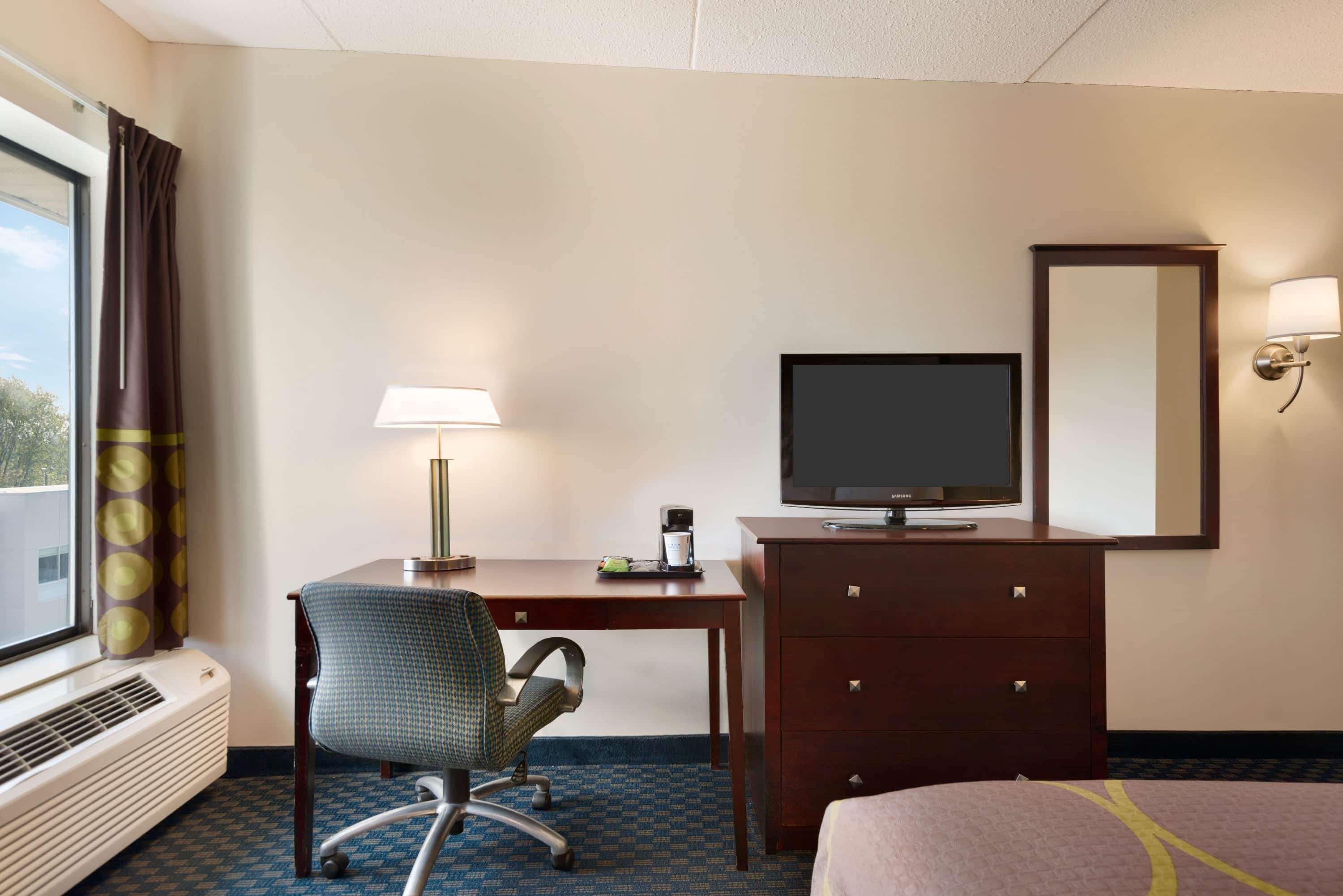 Super 8 By Wyndham Liverpool/Syracuse North Airport Екстер'єр фото