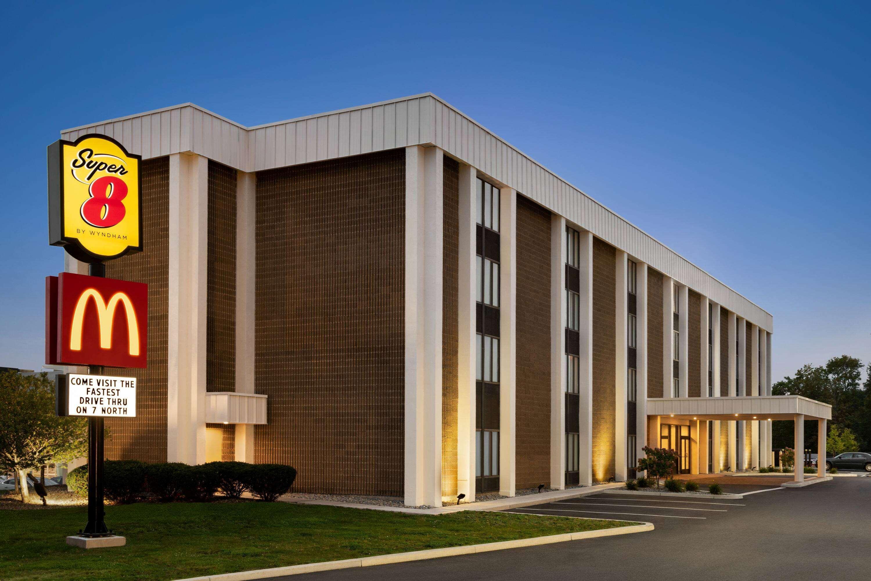 Super 8 By Wyndham Liverpool/Syracuse North Airport Екстер'єр фото